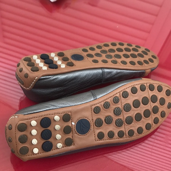 Sperry silver leather flats super comfortable - Picture 5 of 8